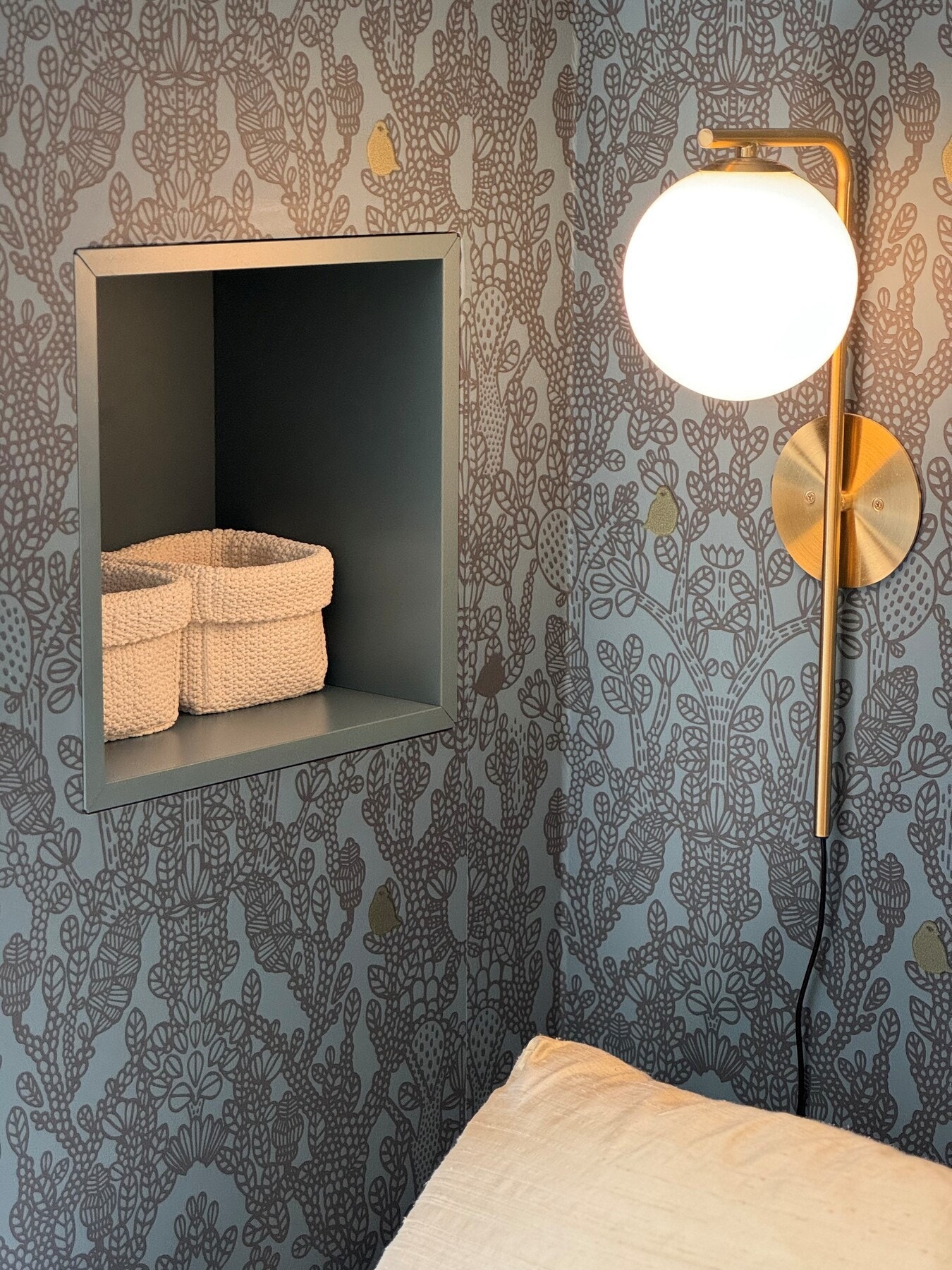 Integrerte nattbords-nisjer. Galleribilde