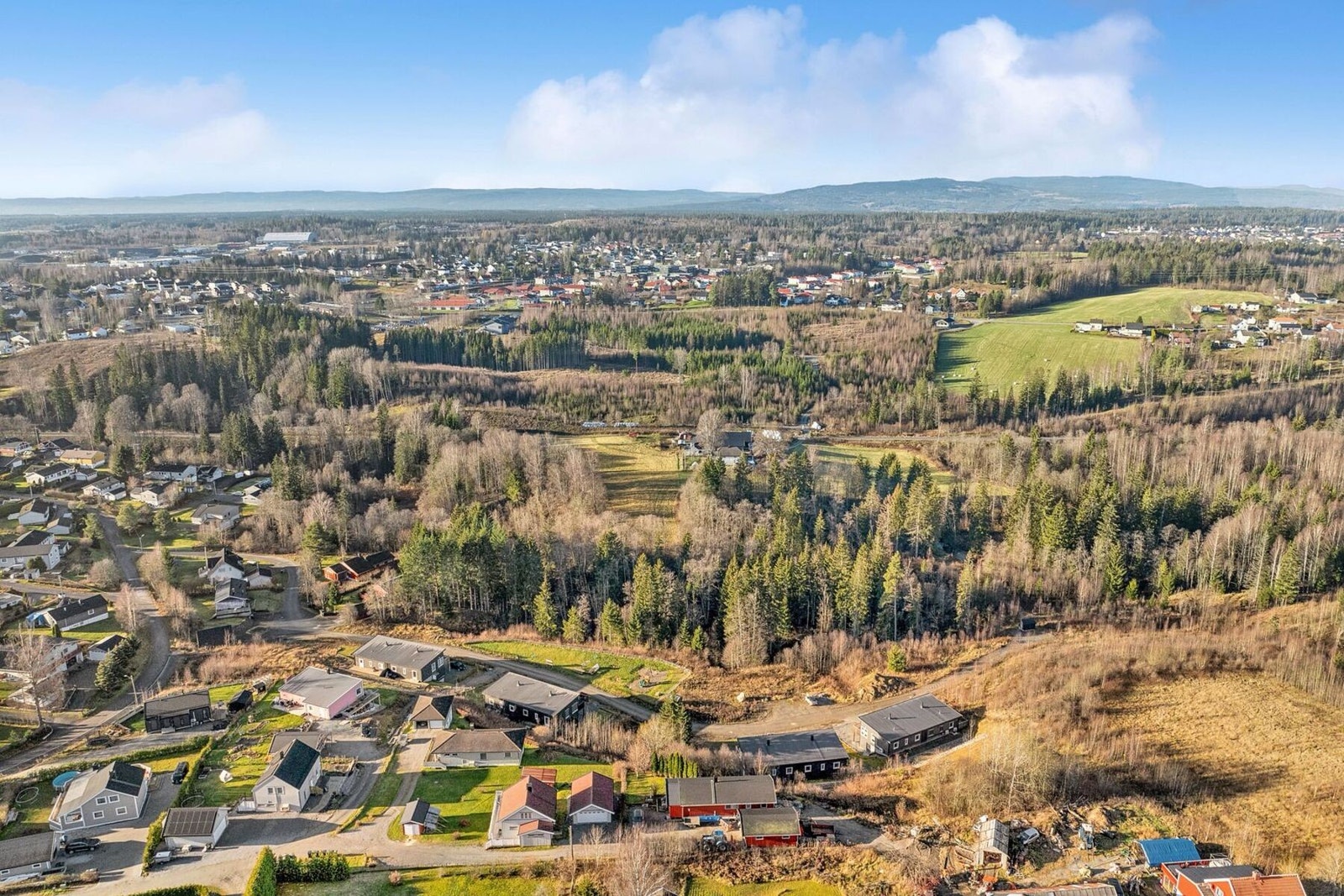 Dette er et familievennlig område med kort vei til både barnehager og barneskole. Galleribilde