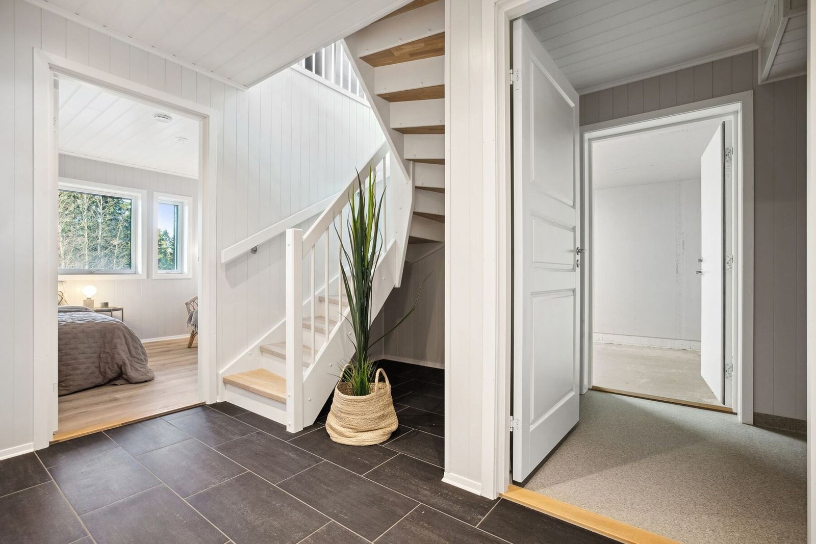 Trappeoppgangen. Galleribilde