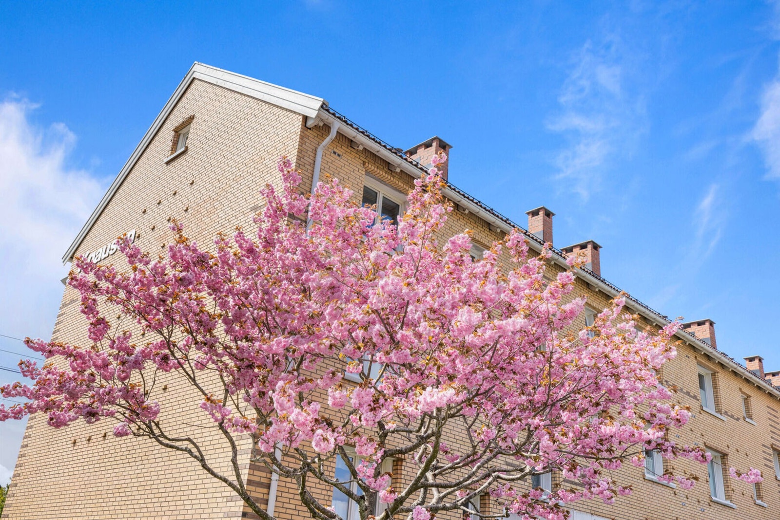 Her bor du flott i populære Radarveien, omringet av store grøntområder. Galleribilde