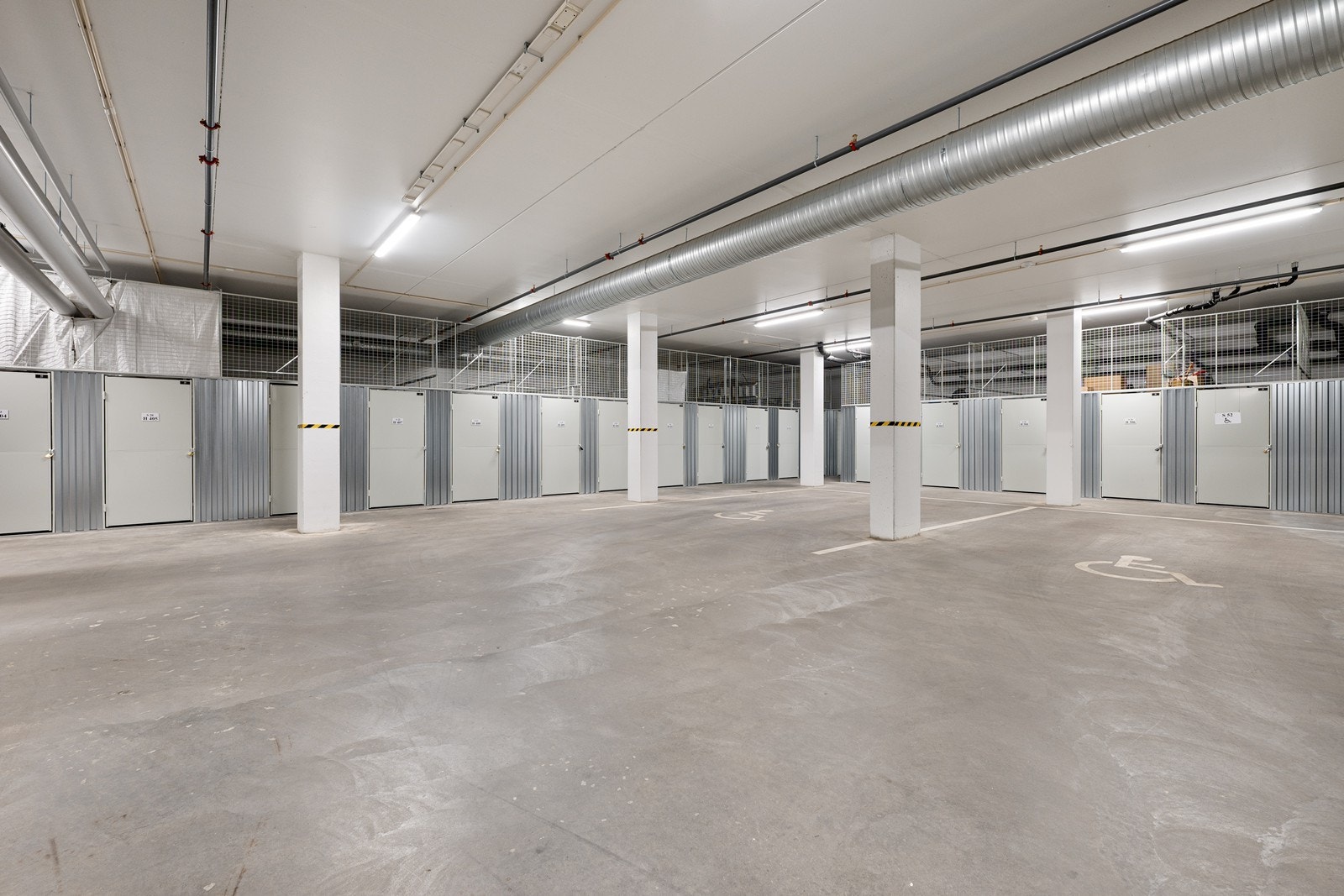 Til leiligheten hører også en praktisk, egen bod i garasjekjelleren. Galleribilde