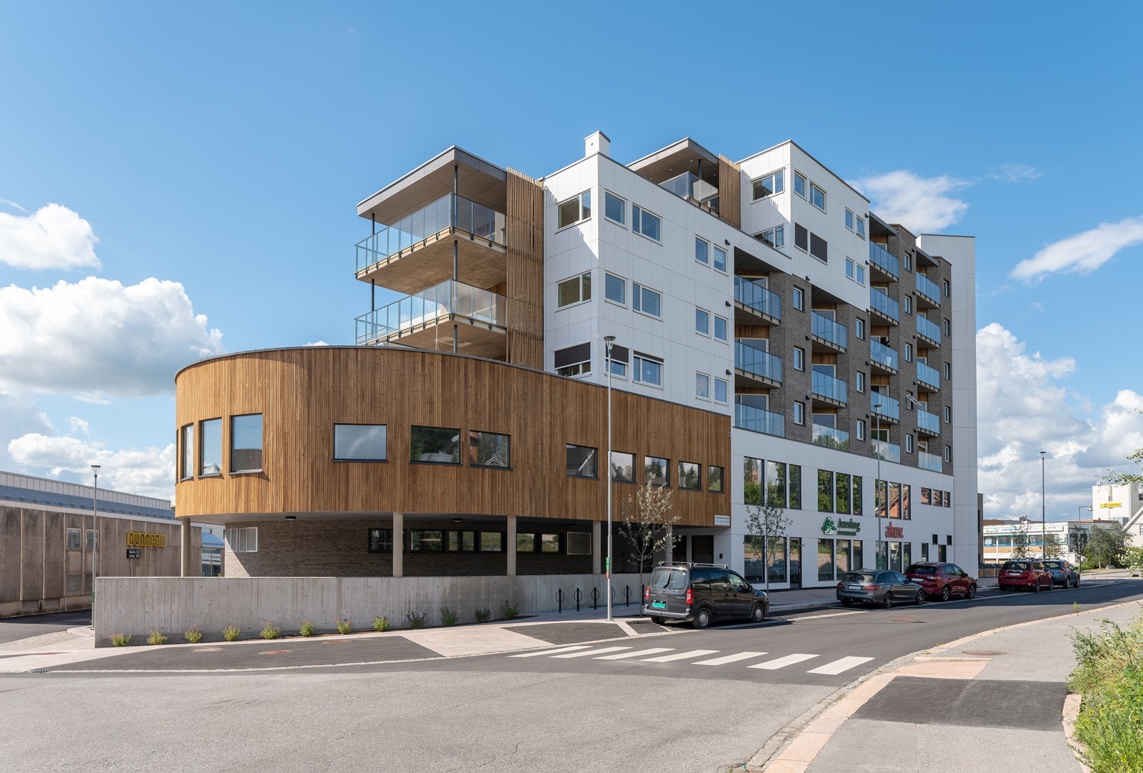 Fra leiligheten er det kort vei til alle sentrumsfasiliteter. Galleribilde