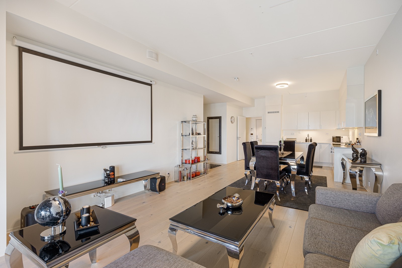 Rommet har en avlang utforming. Galleribilde