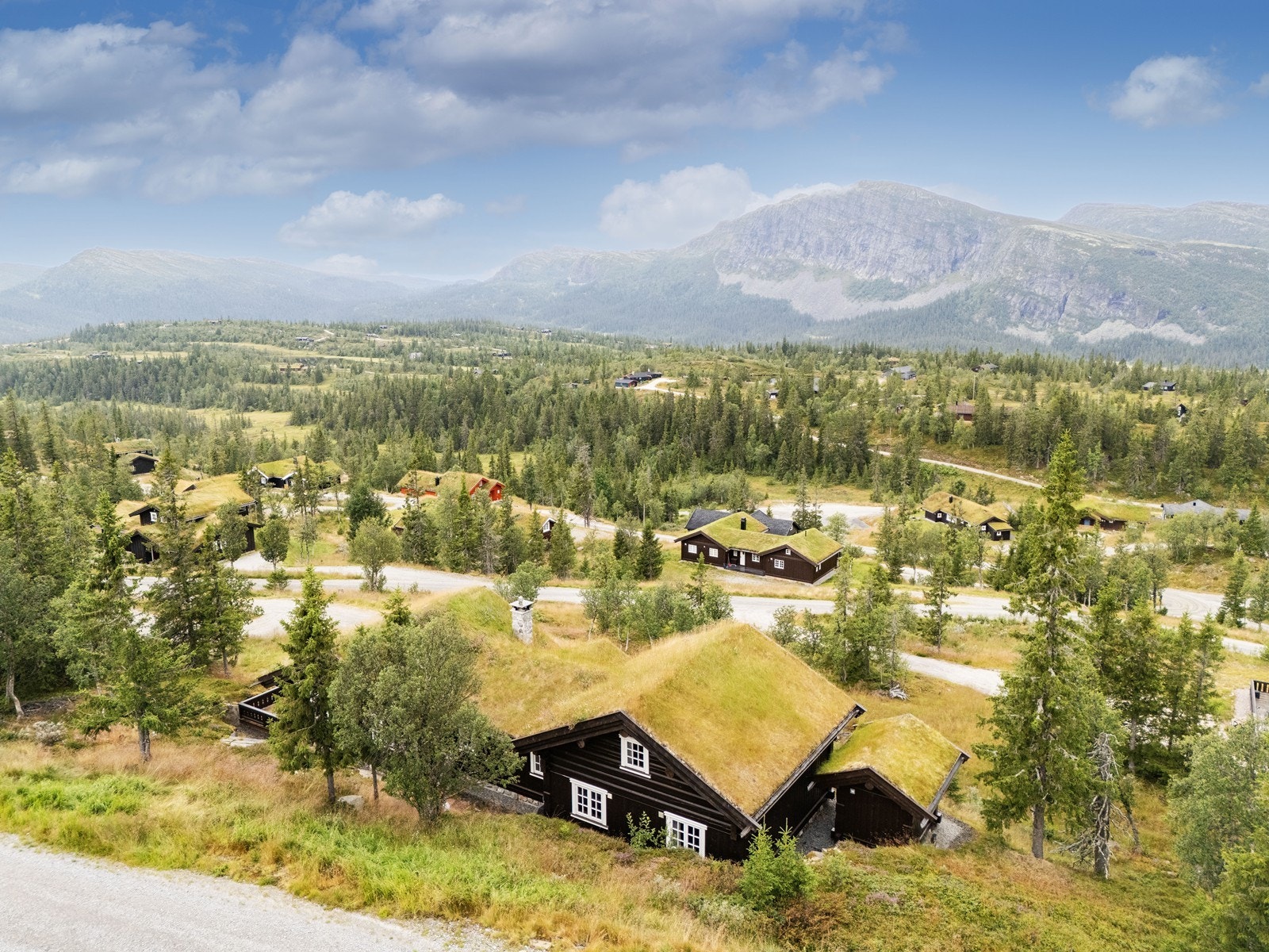 Eiendommen ligger luftig og solrikt til på ca. 949 moh - i et av Østlandets mest attraktive høyfjellsområder. Galleribilde