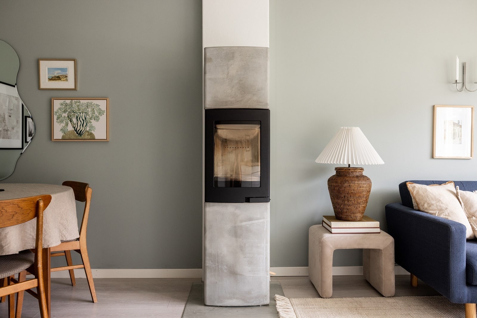 Stilfull peis fra Nordpeis (2018) som både bidrar til hygge og gir god varme på kjølige dager. Galleribilde