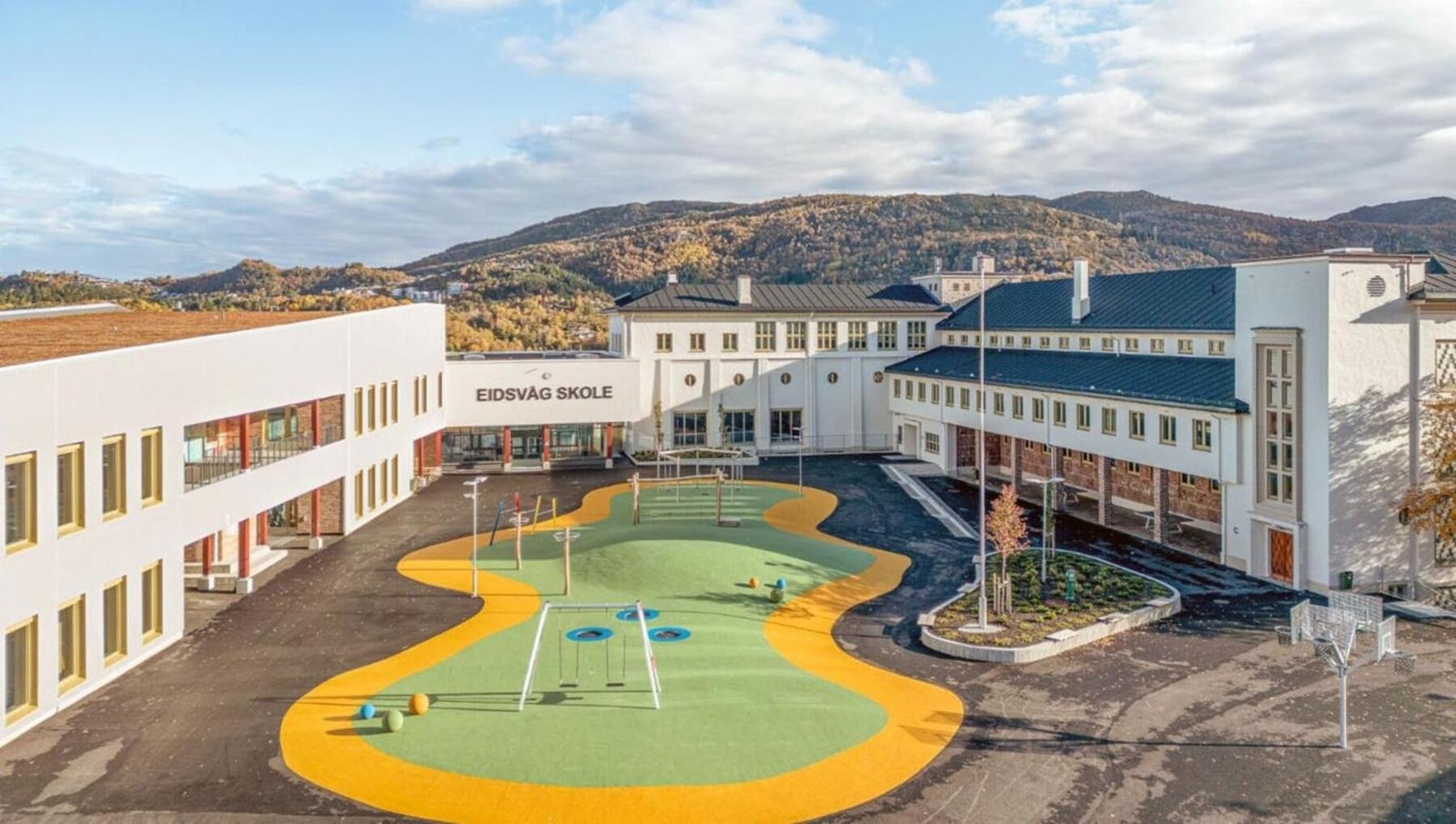 Eidsvåg skole. Galleribilde