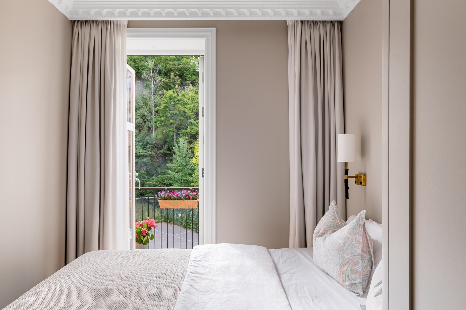 Delikate og dempede farger skaper en avslappet atmosfære som gjør det enkelt å falle til ro om kvelden. Galleribilde