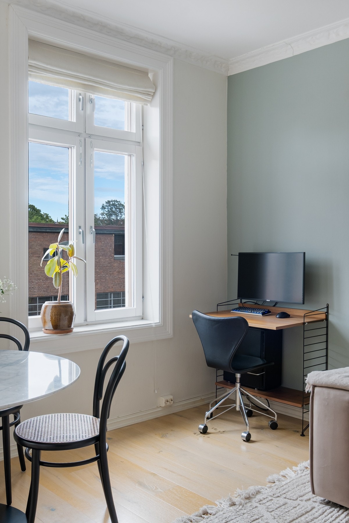 Leiligheten har fint utsyn og minimalt med innsyn. Galleribilde