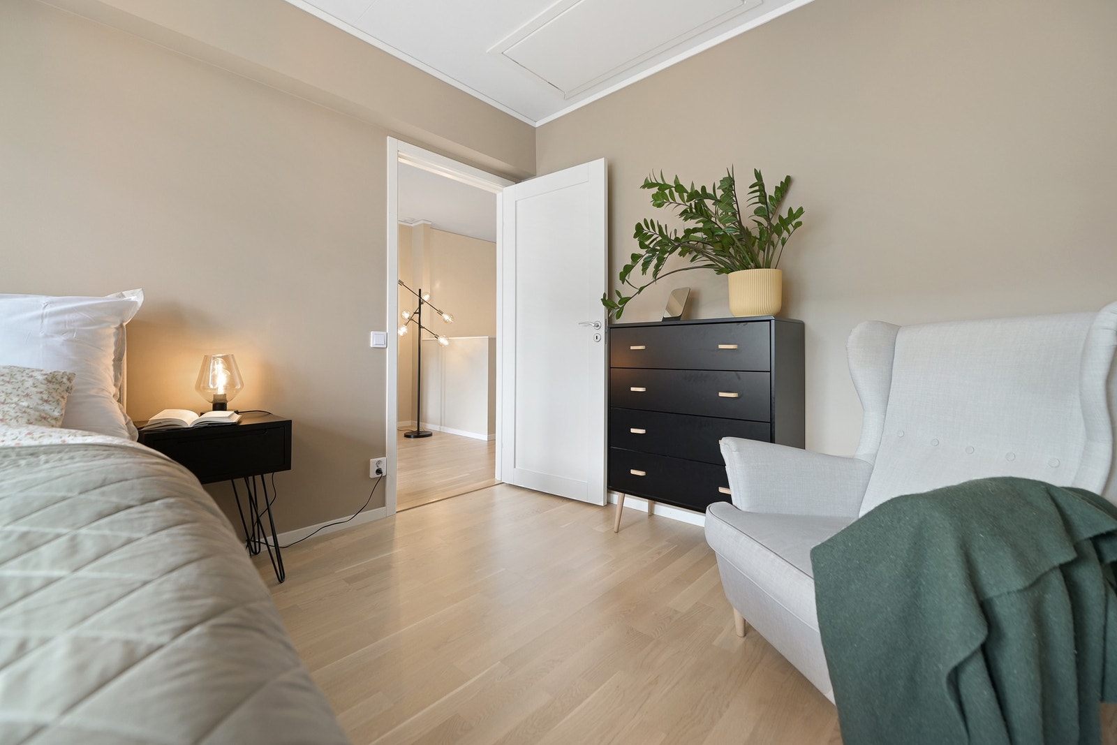 Her har du plass til garderobeskap Galleribilde