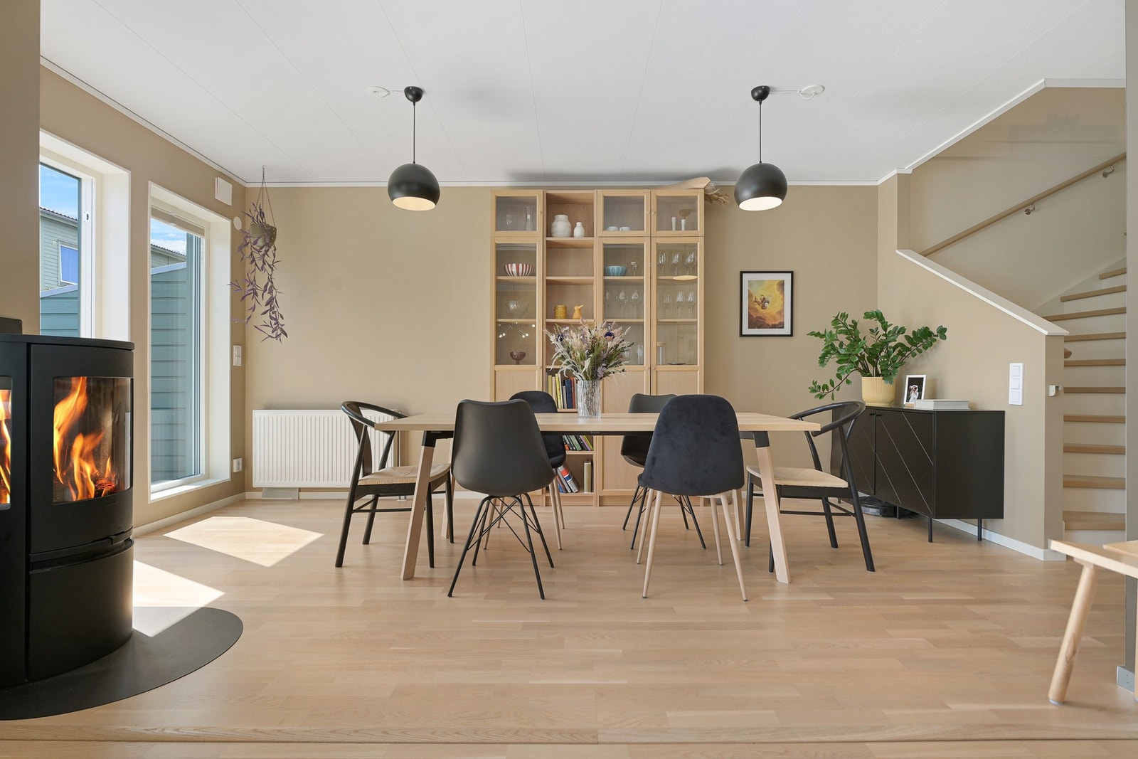 Lys, delikat stue Galleribilde