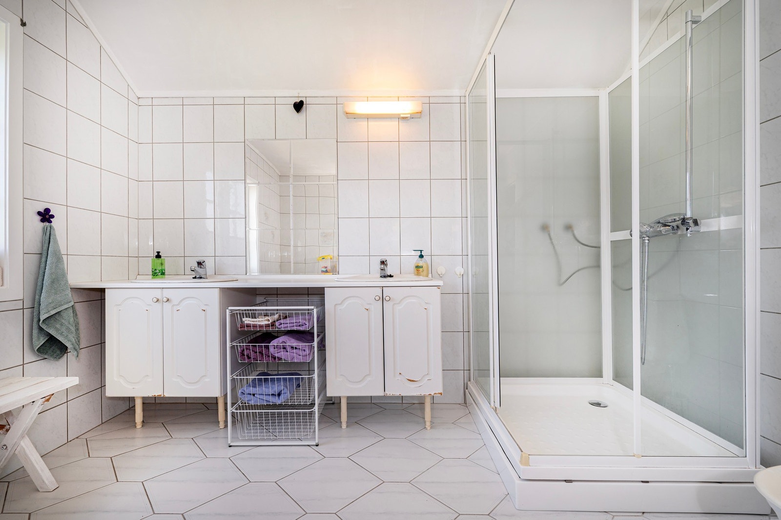 Bad i loftsetasje Galleribilde