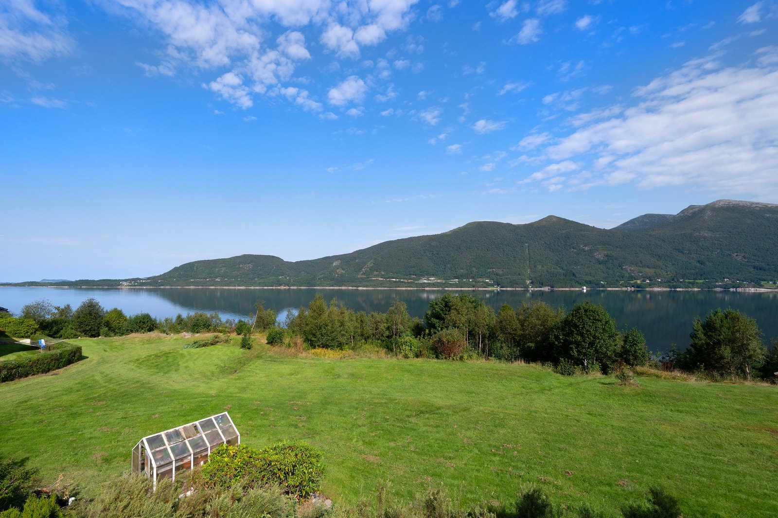 Flottk utsikt fra veranda :) Galleribilde
