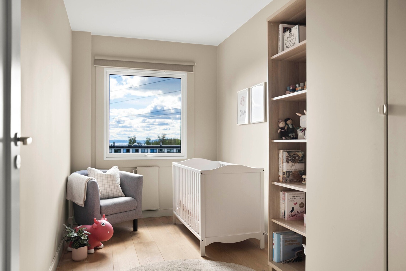 Rommene kan innredes etter behov og passer utmerket som gjesterom, kontor eller garderoberom. Galleribilde