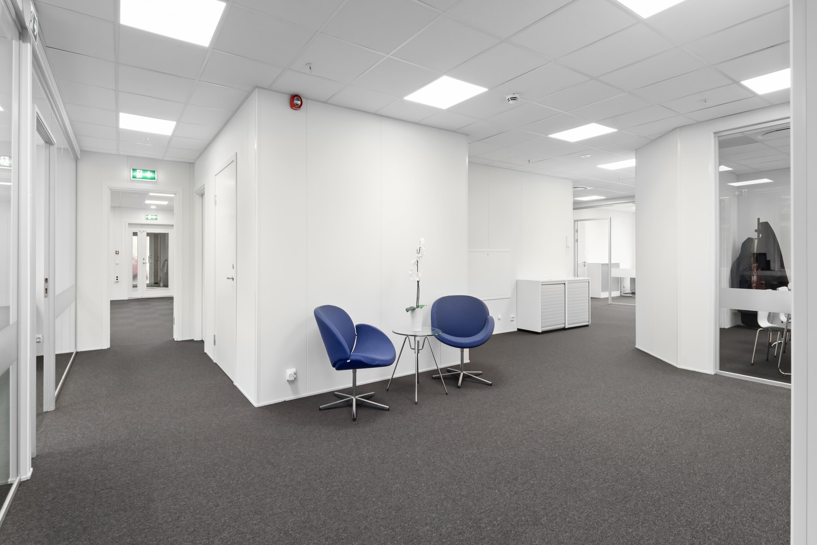 Fra Hovedinngang inn i rom O Galleribilde