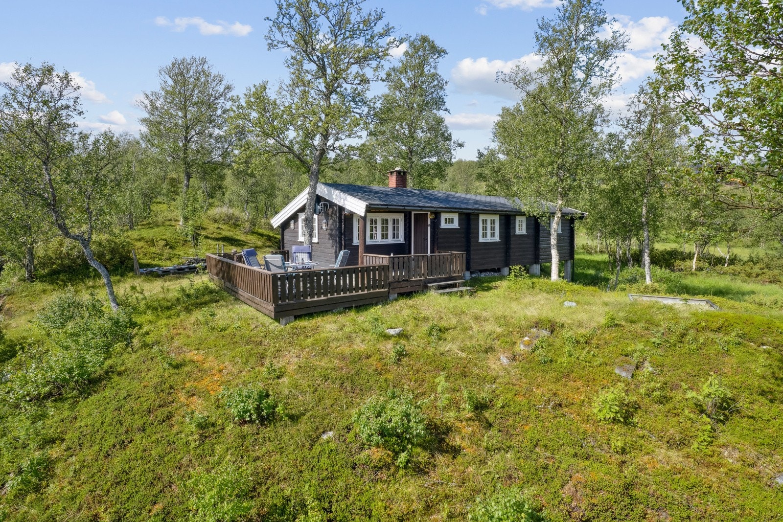 PrivatMegleren v/ Torstein Nordby har gleden av å presentere Dalslivegen 133, en koselig hytte med fin beliggenhet i Stugudal, samt nydelig utsikt over nærområdet. Galleribilde