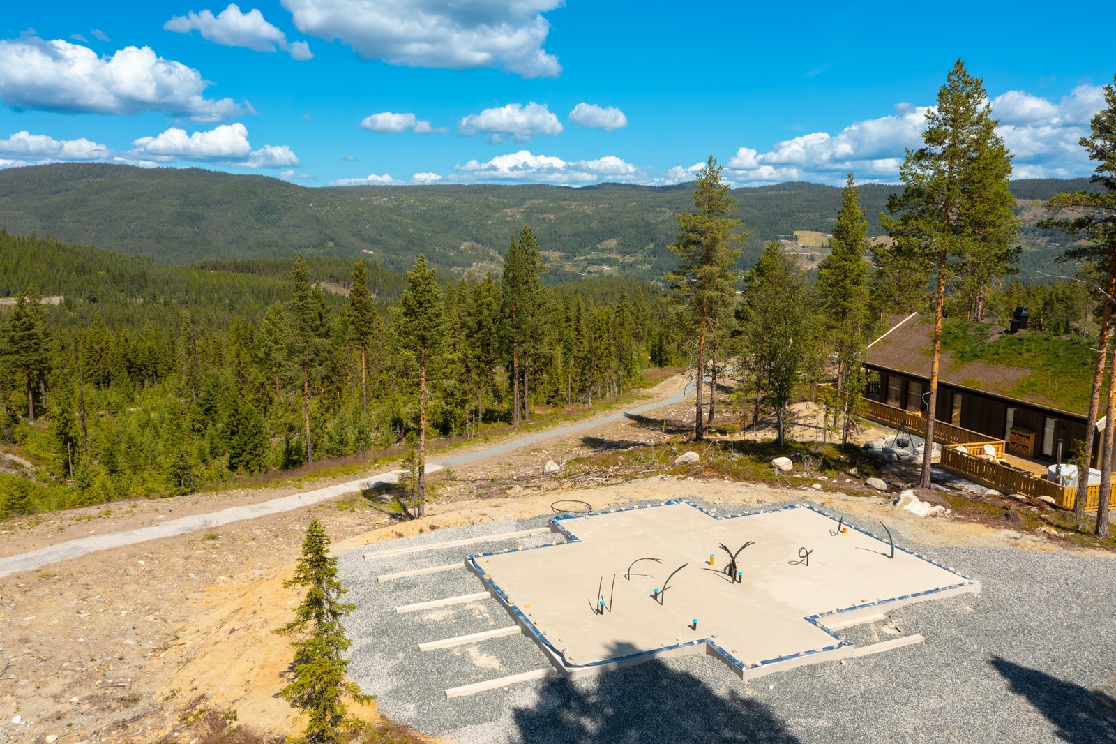 Her ligger du som første i rekken mot skiløypa, og har flott utsikt ut over nærområdet Galleribilde