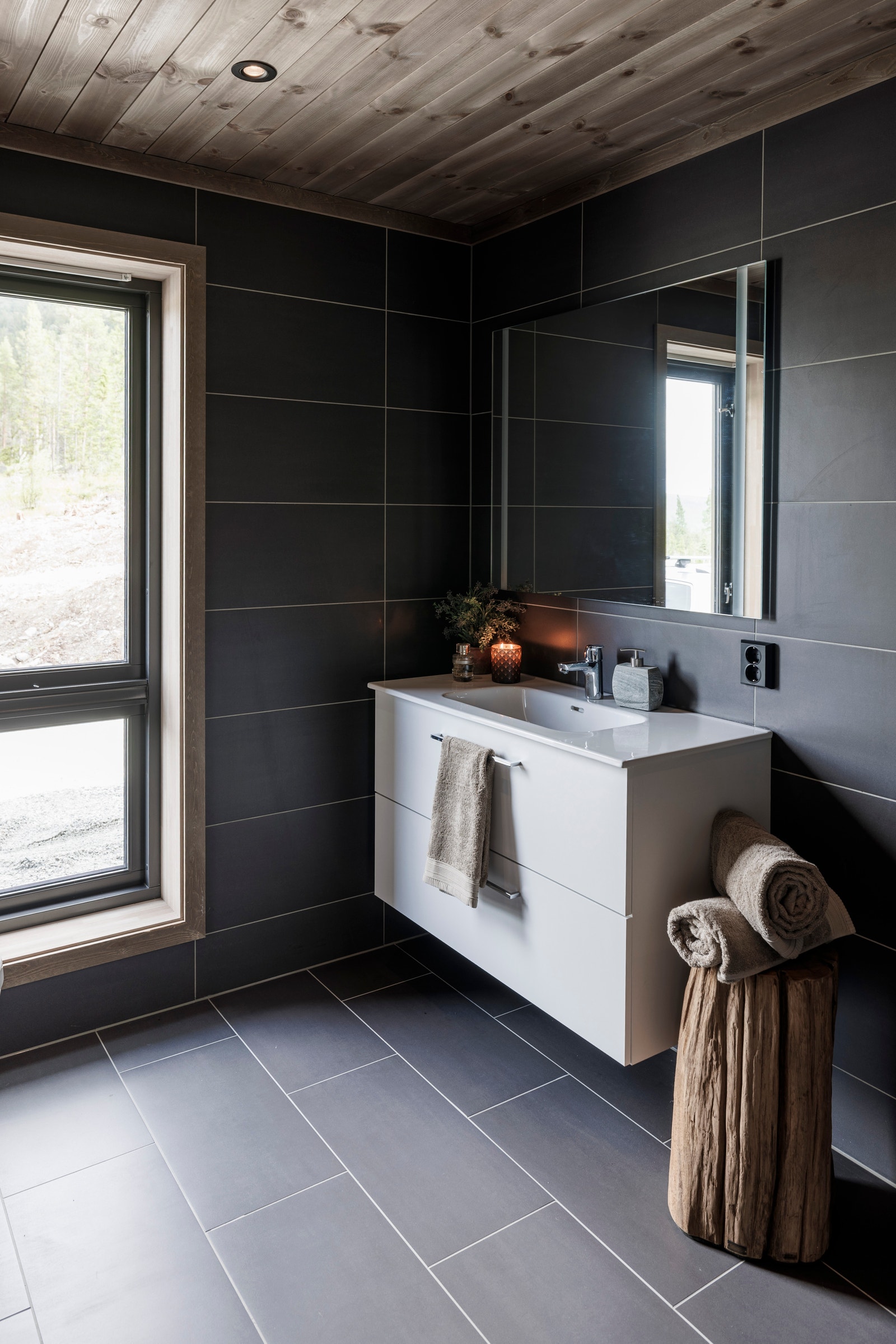 Det er to bad i hytten og begge ligger i 1. etasje Galleribilde