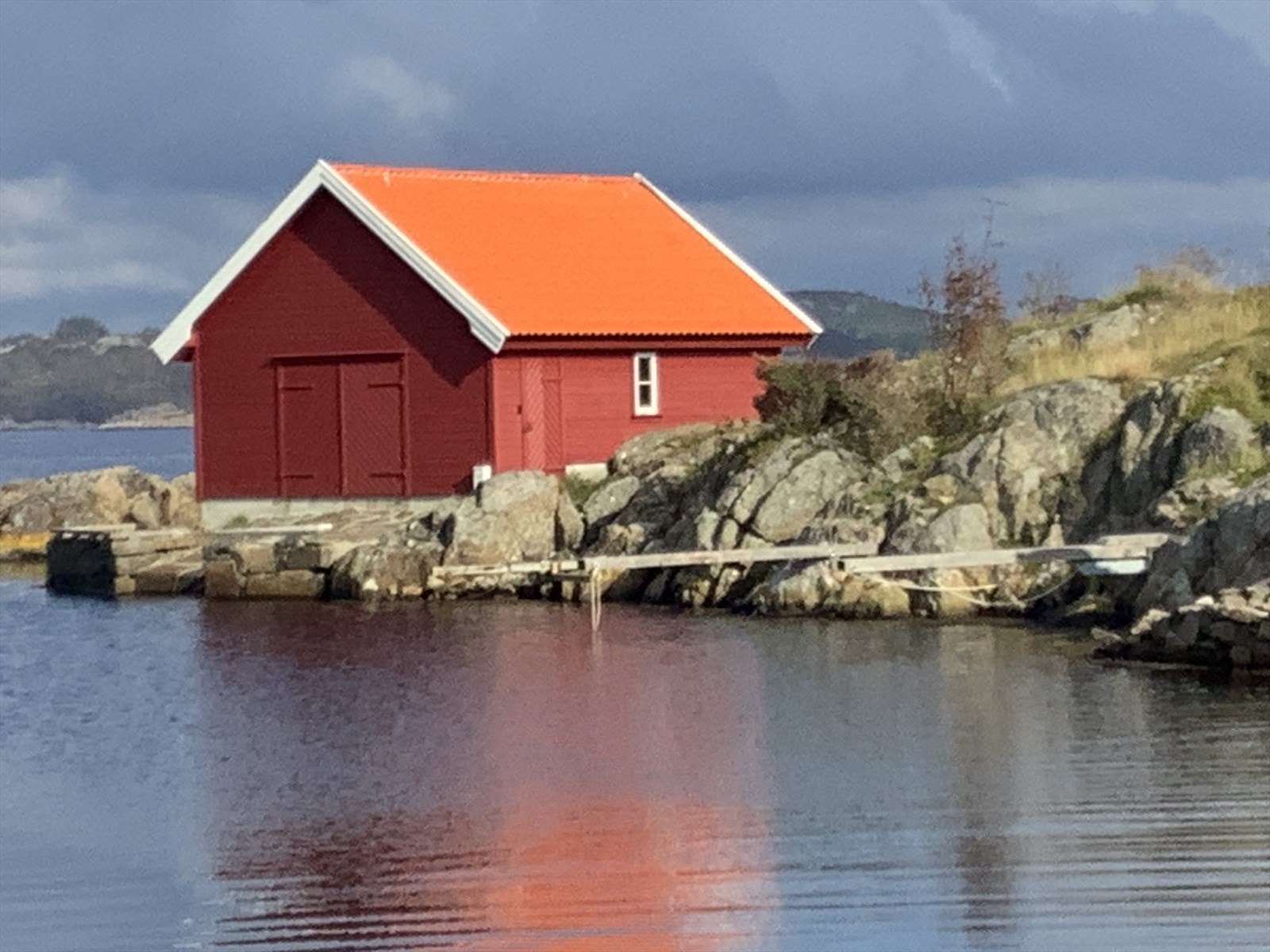 Ekstern båtplass på holmen like ved. Galleribilde