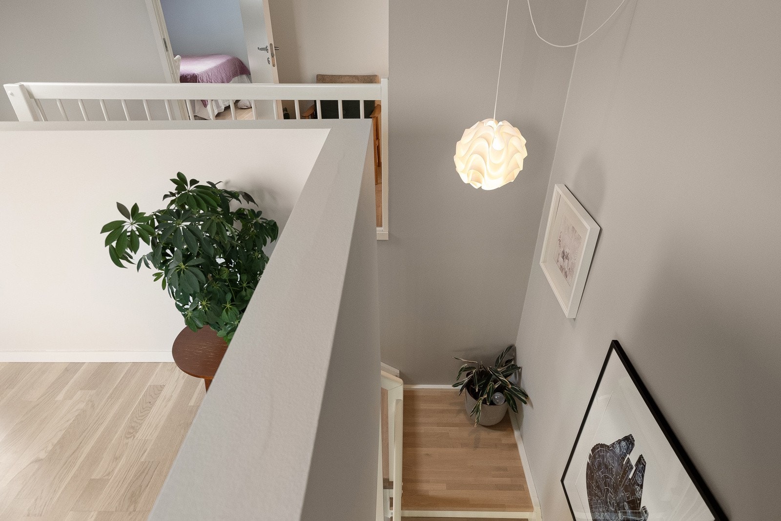 Her kommer du opp i boligens loftsetasje og loftstuen. Galleribilde