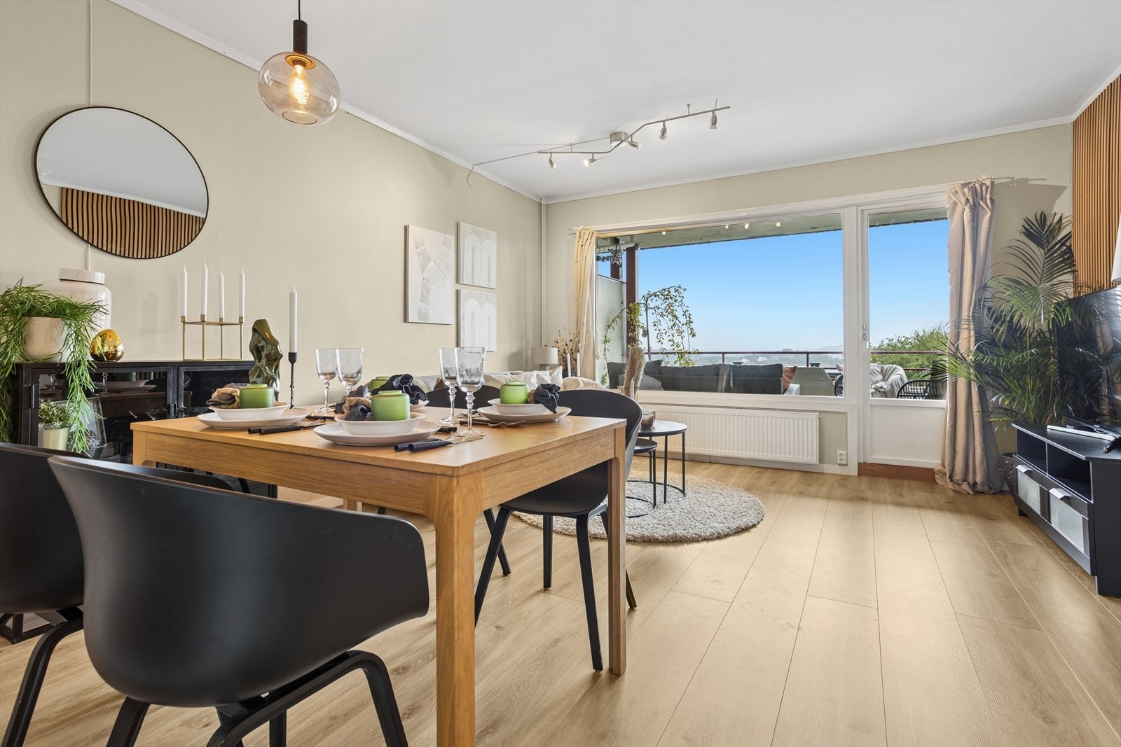 Leiligheten har en moderne fargepalett. Galleribilde