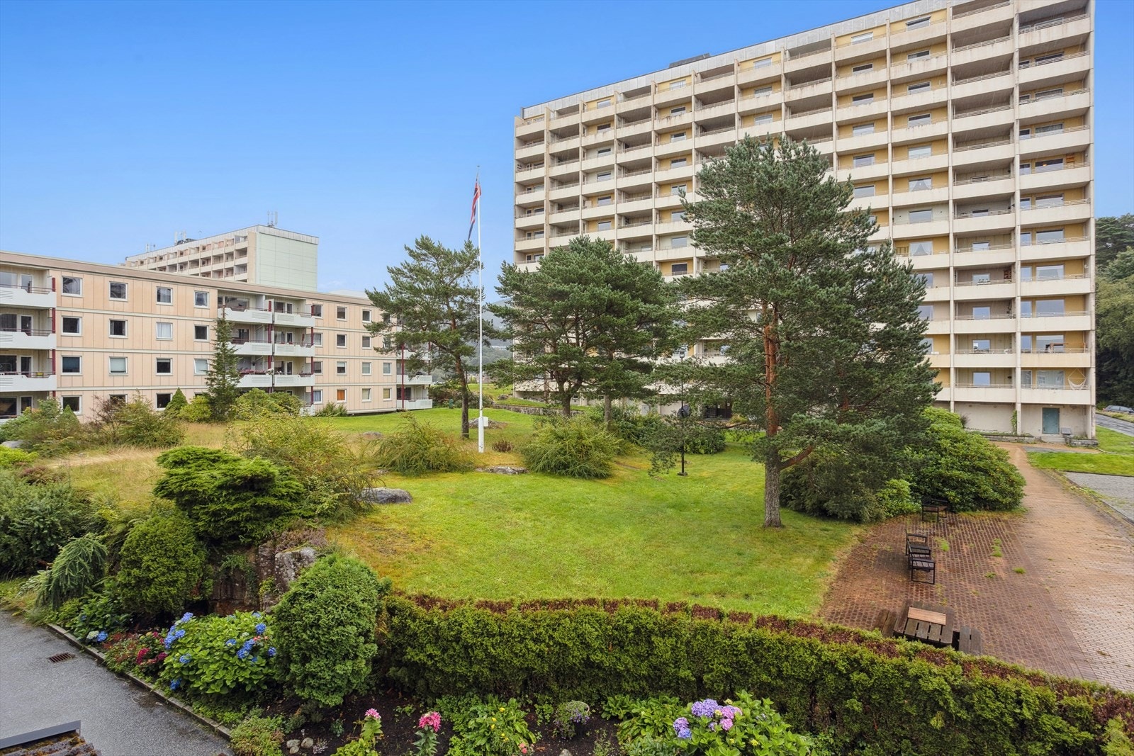 Det er busstopp ca. 5 minutters gange unna. Galleribilde