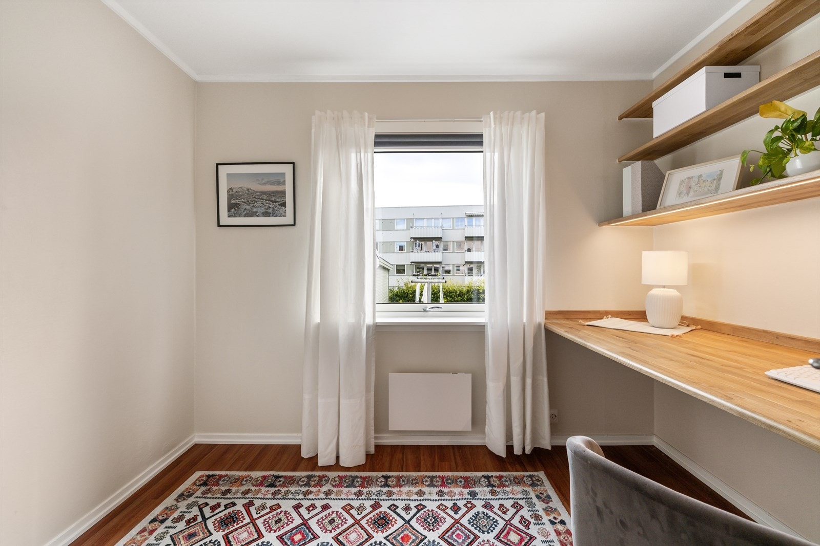 Soverom 2 er perfekt som gjesterom eller hjemmekontor Galleribilde