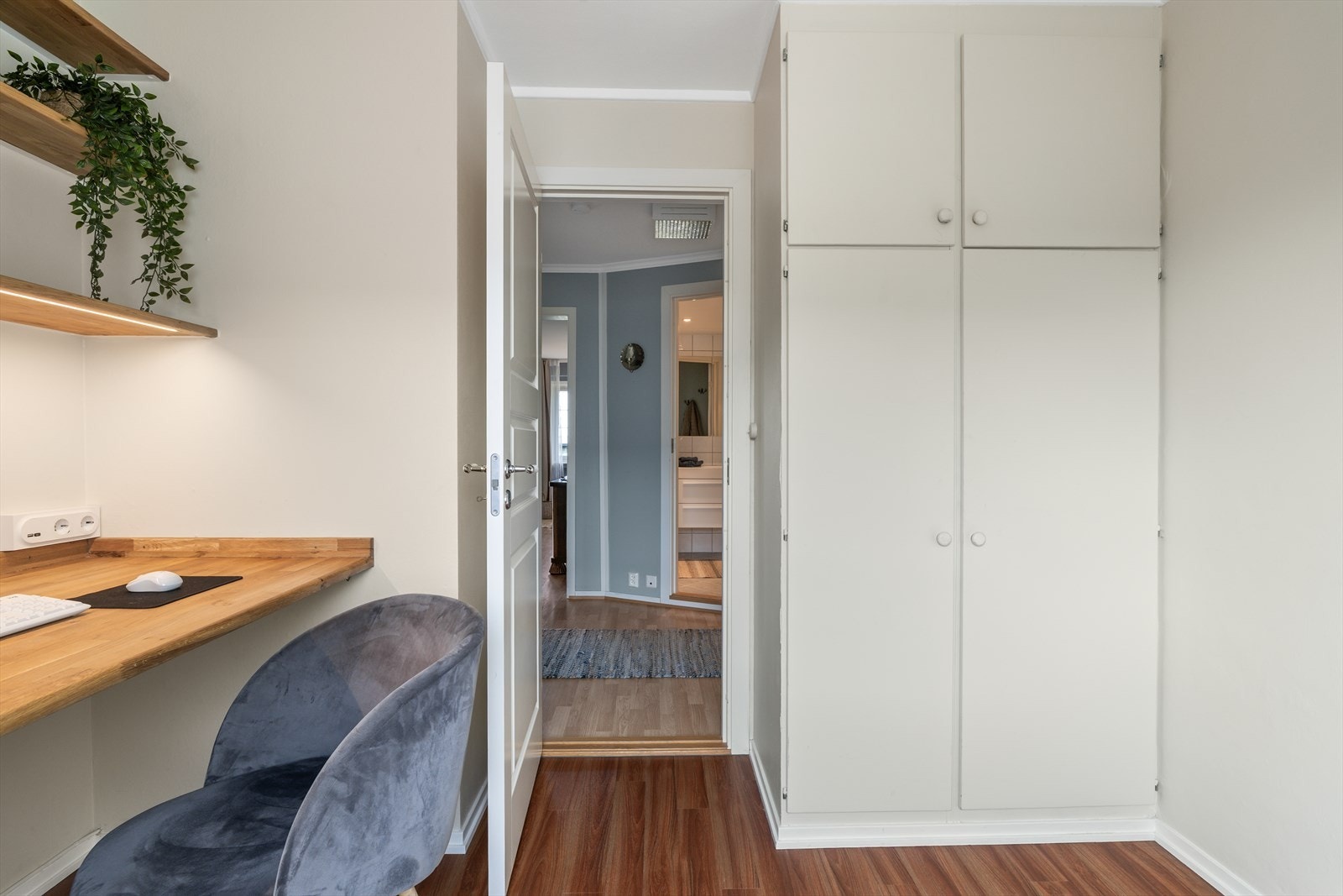 Her har man også god plass til en gjesteseng Galleribilde