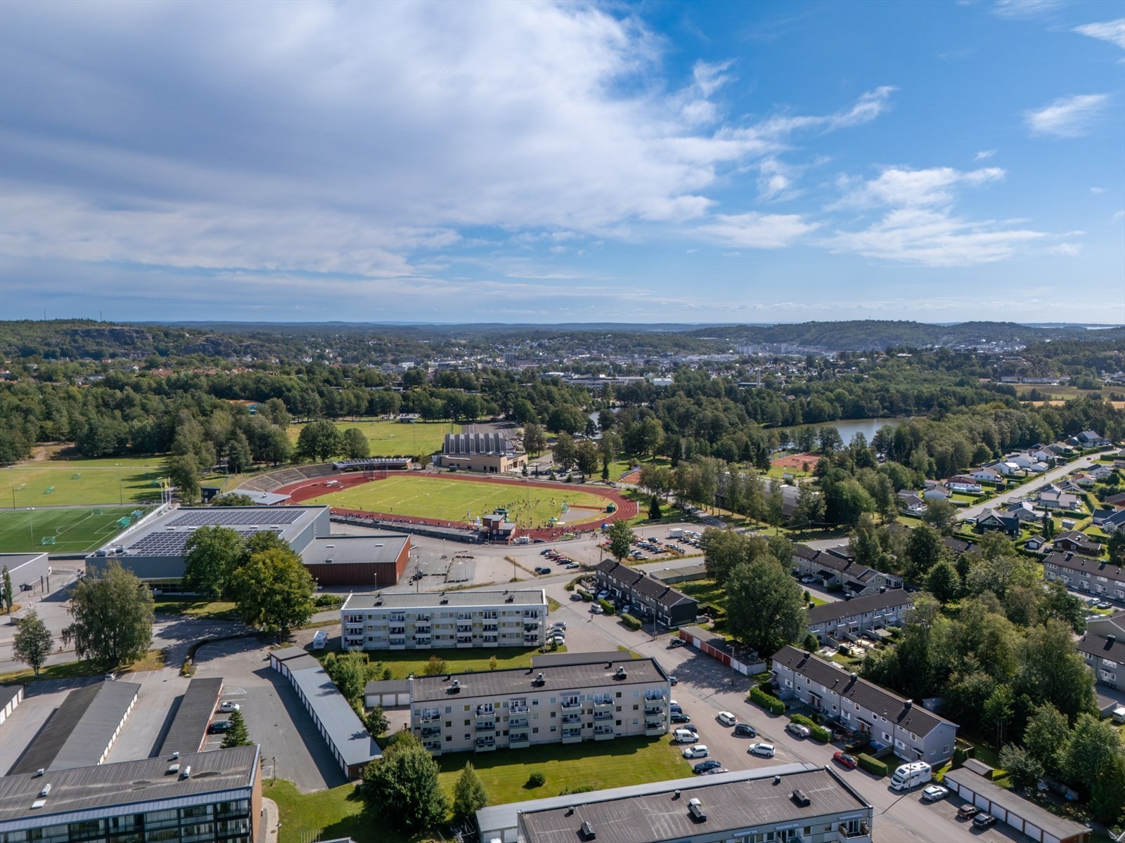 Det er også kort gangavstand til Bugården og Andedammen Galleribilde