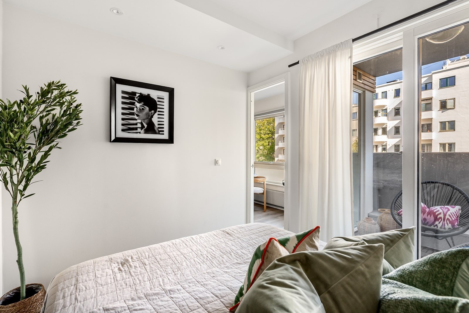 Lyset slipper godt inn i alle rom! Galleribilde