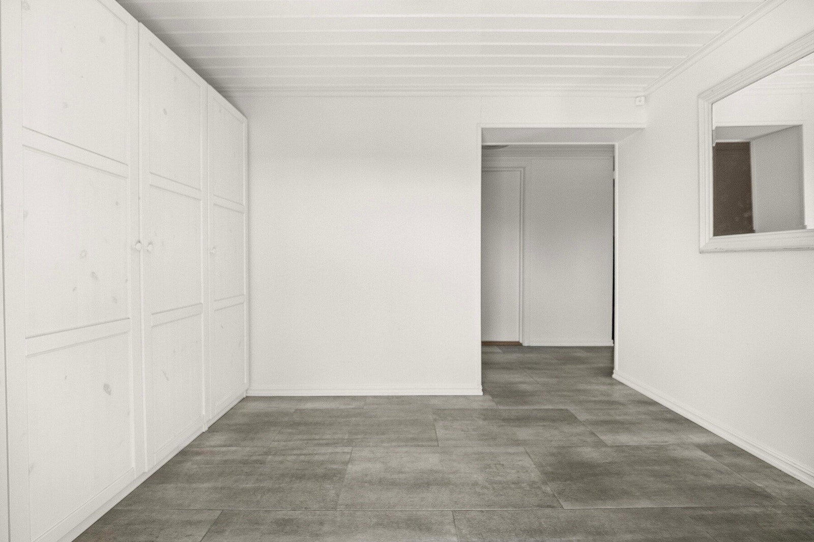 Godt med ekstra lagringsplass finnes blant annet i en romslig bod på det nederste planet. Galleribilde