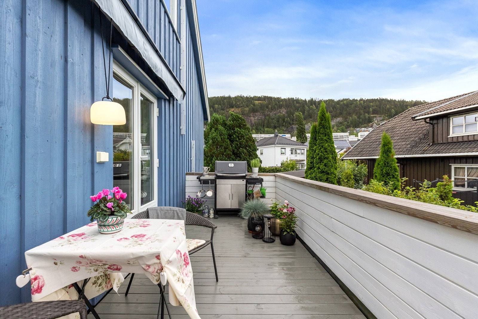 Leiligheten har en romslig og solrik balkong på ca 11 kvm Galleribilde