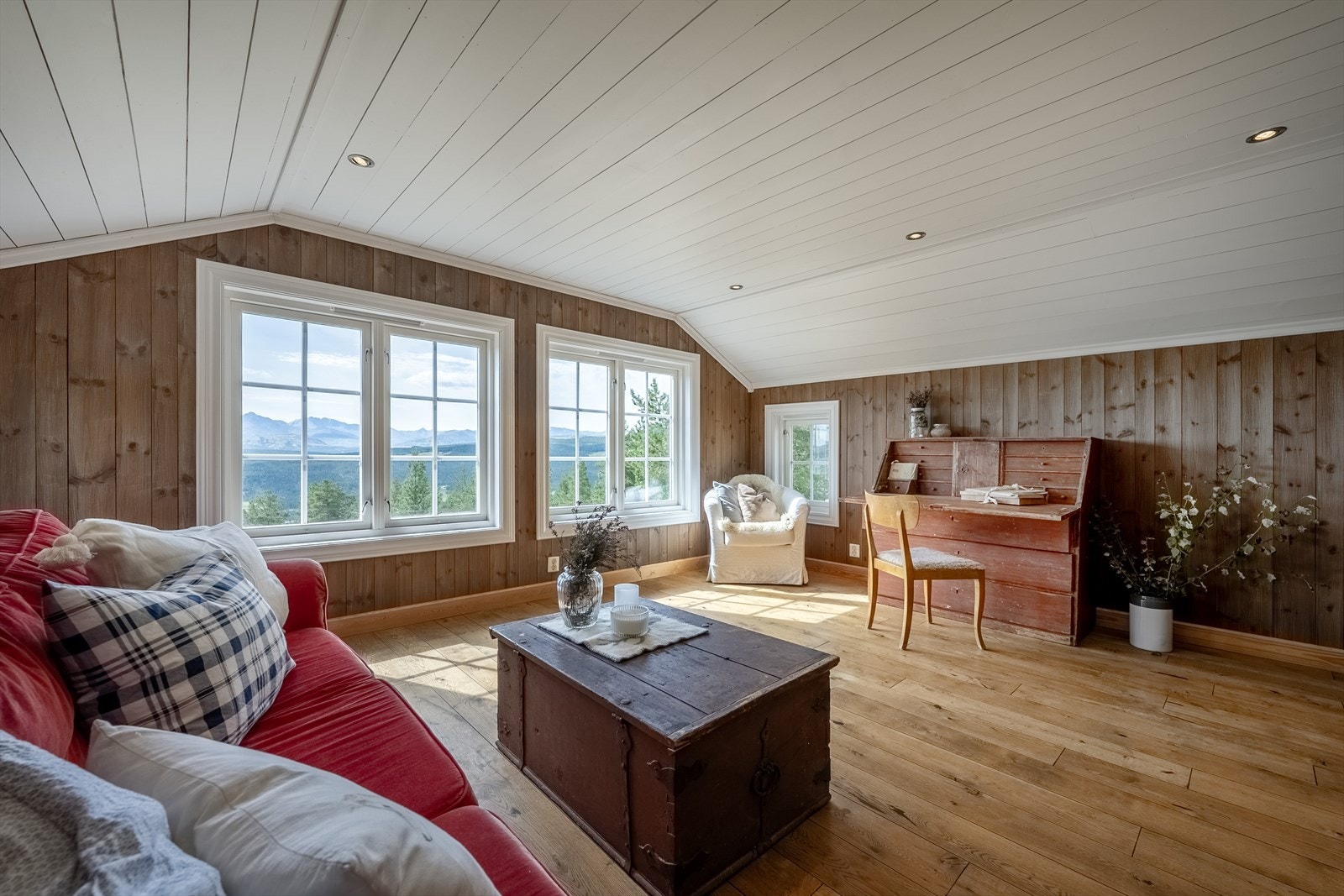 Dersom en har behov for flere soverom, kan en med enkle grep dele loftstua i flere rom Galleribilde