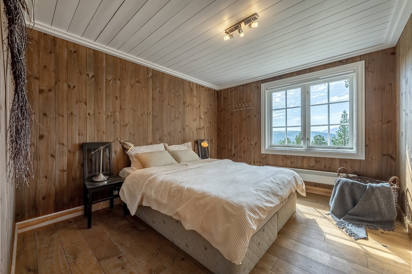 Etasjens andre soverom er ca. 10 m² Galleribilde