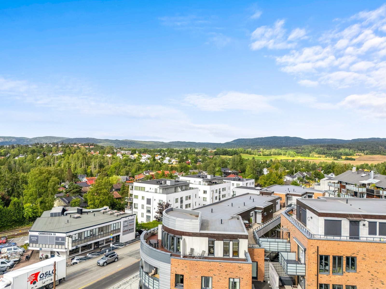 Her bor du høyt og fritt med herlig utsikt over Røa. Galleribilde