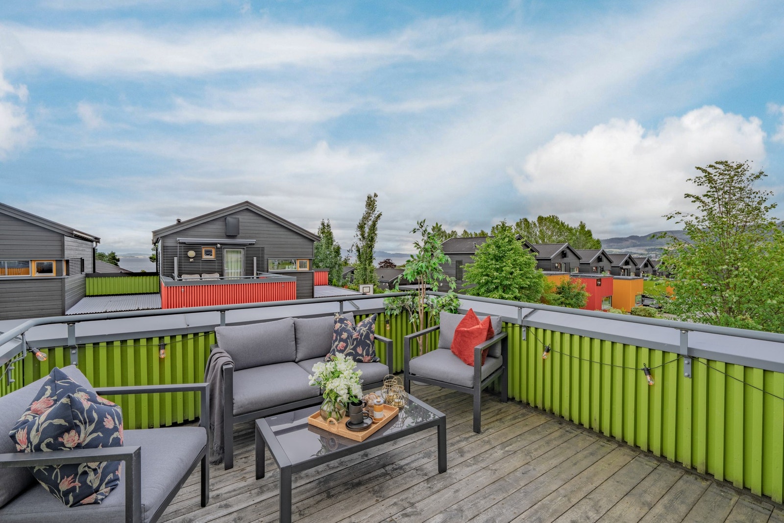 Takterrassen er på 12 kvm og har god plass til utemøblement og grill. Galleribilde