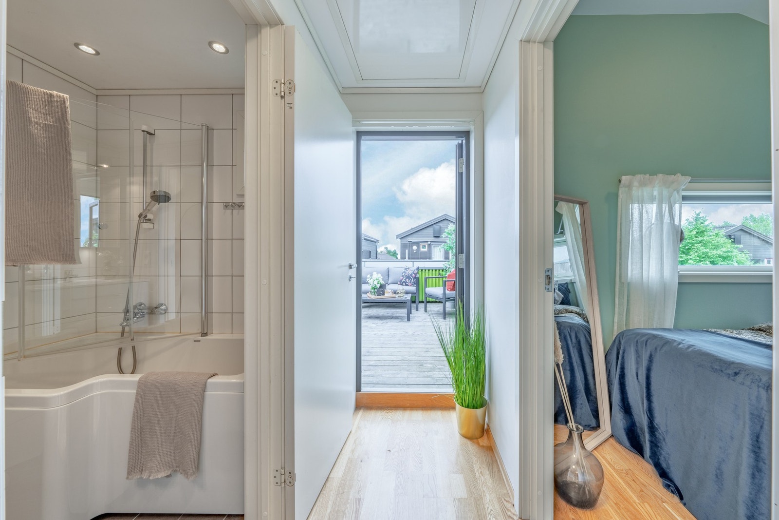 Fra gangen er det utgang til takterrassen. Galleribilde