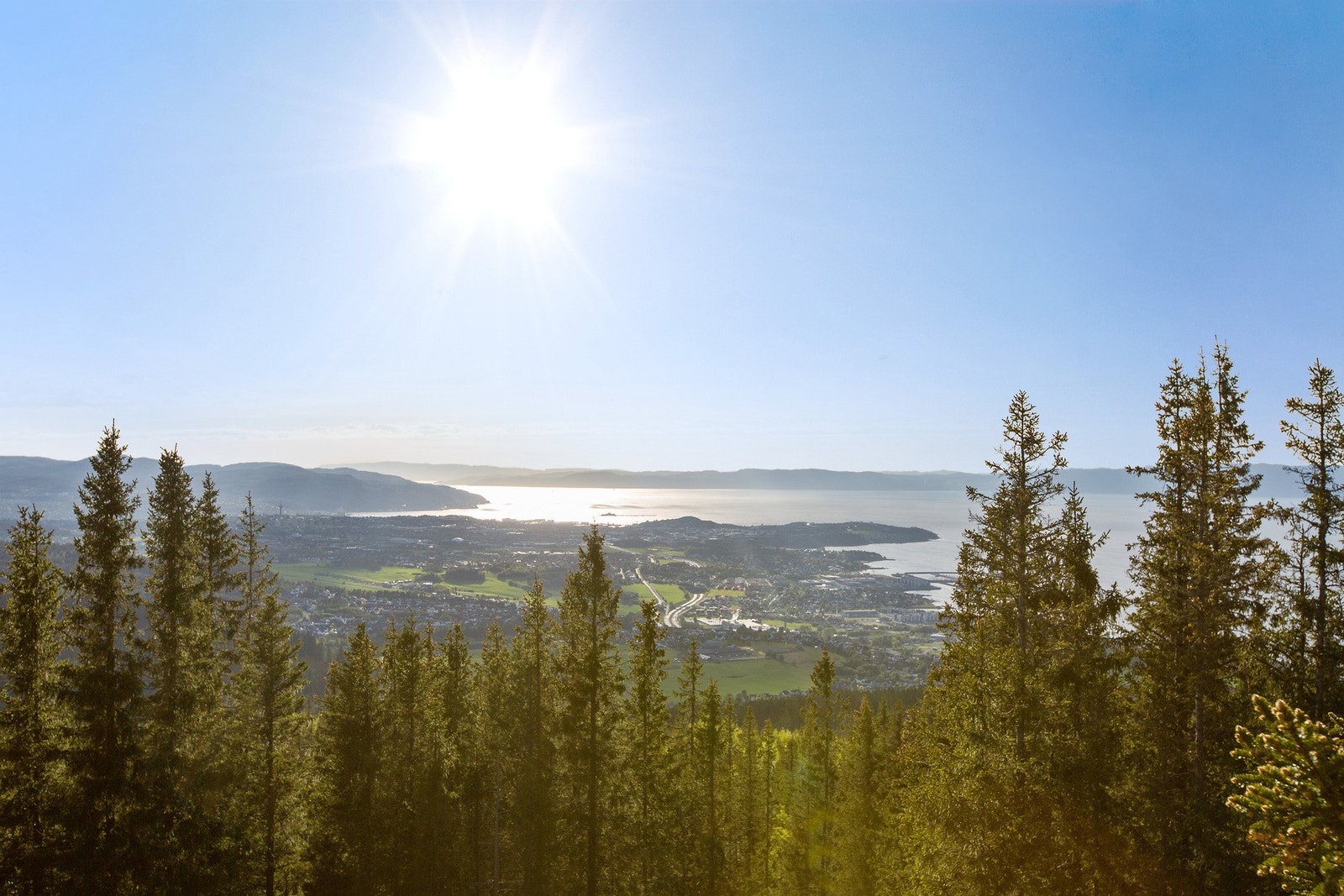 ...og det samme er Solemsvåttan med flott utsikt over Ranheim og byen. Galleribilde