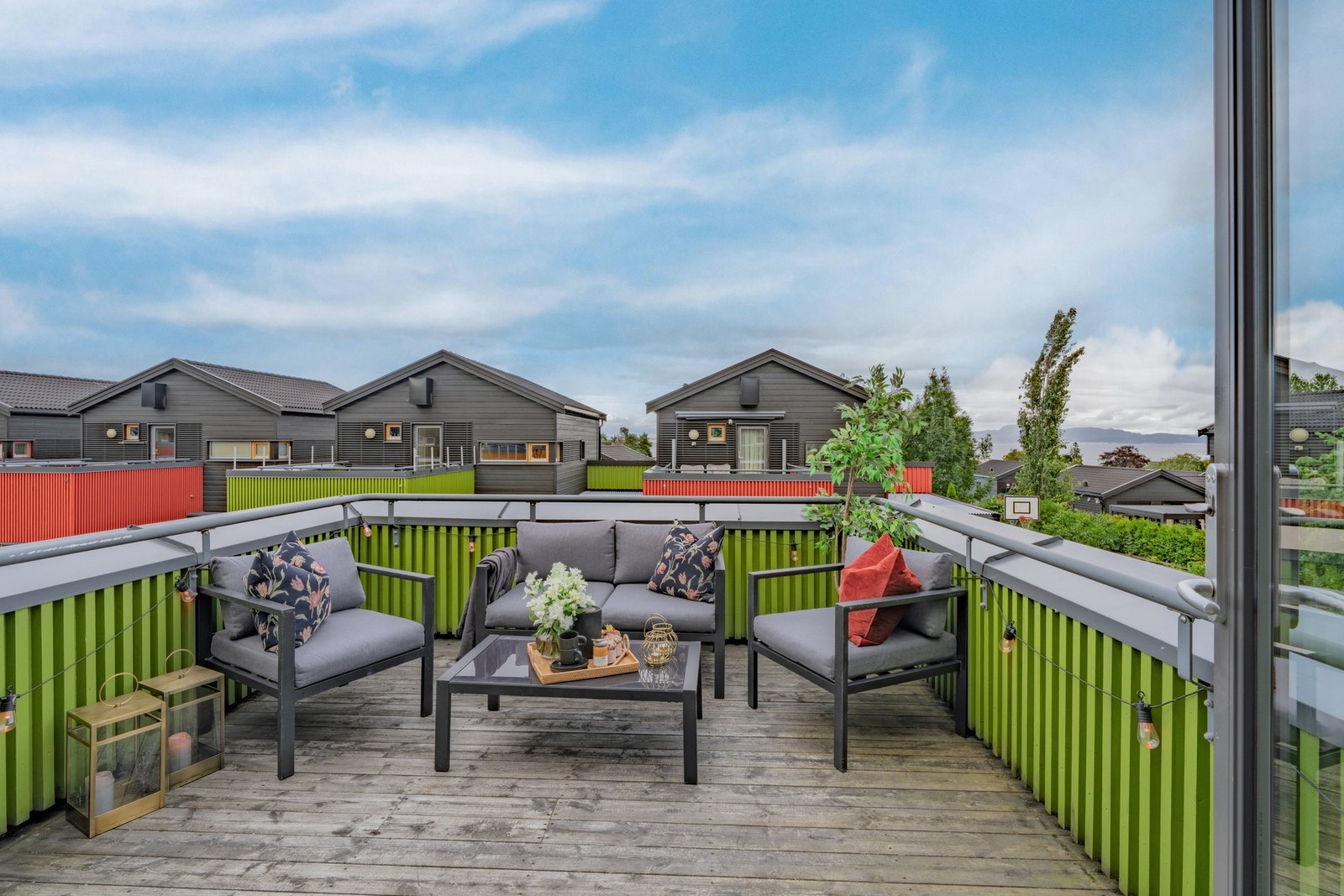 Prikken over i'en må sies å være boligens takterrasse. Her nyter du morgen- og kveldssolen. Galleribilde