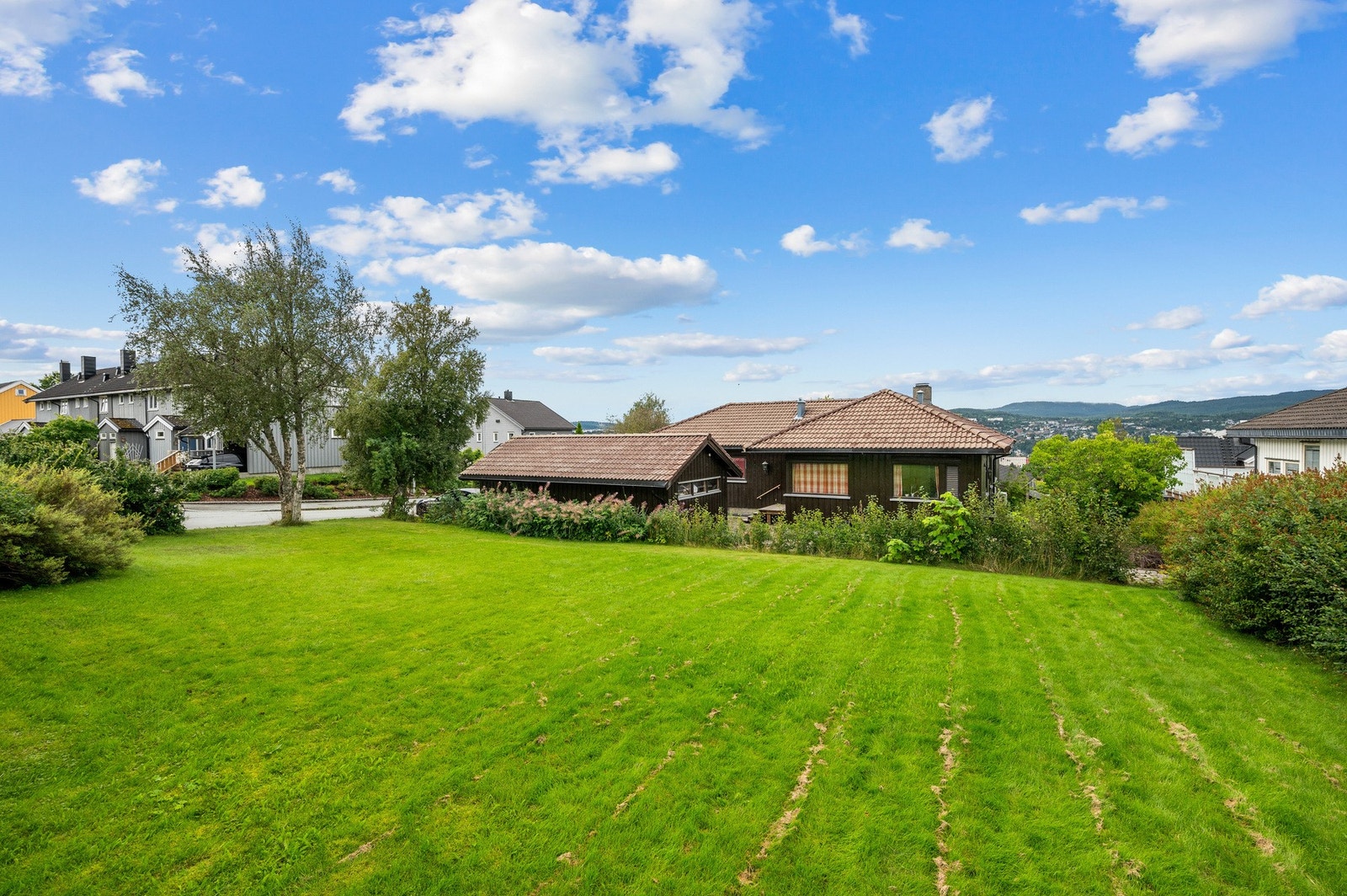 Fra eiendommen er det kort vei til både St.Olavs, NTNU og Trondheim sentrum. Galleribilde