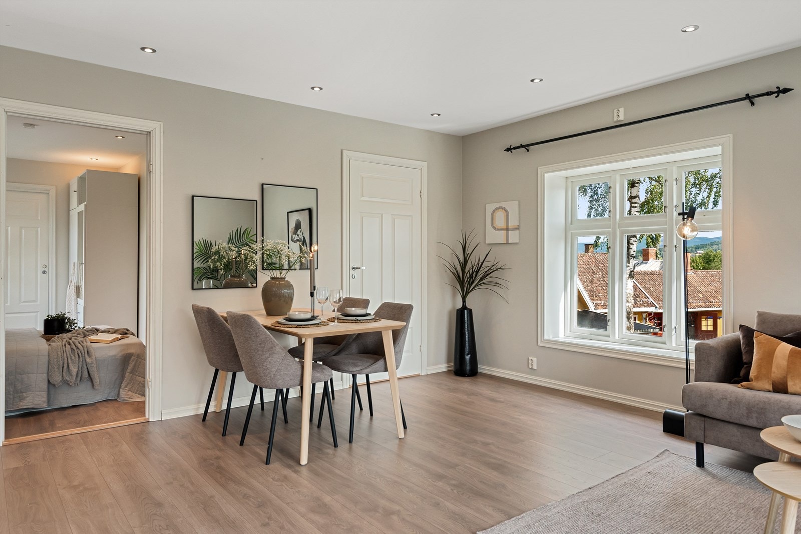 Lyst og nøytralt fargevalg. Galleribilde