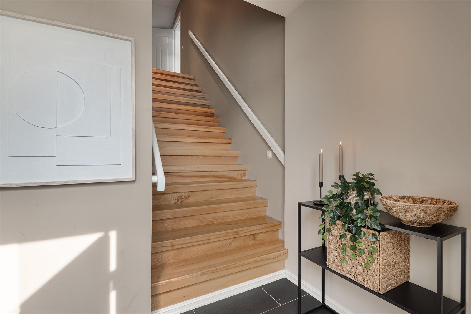 Trappegang 1. etasje. Galleribilde