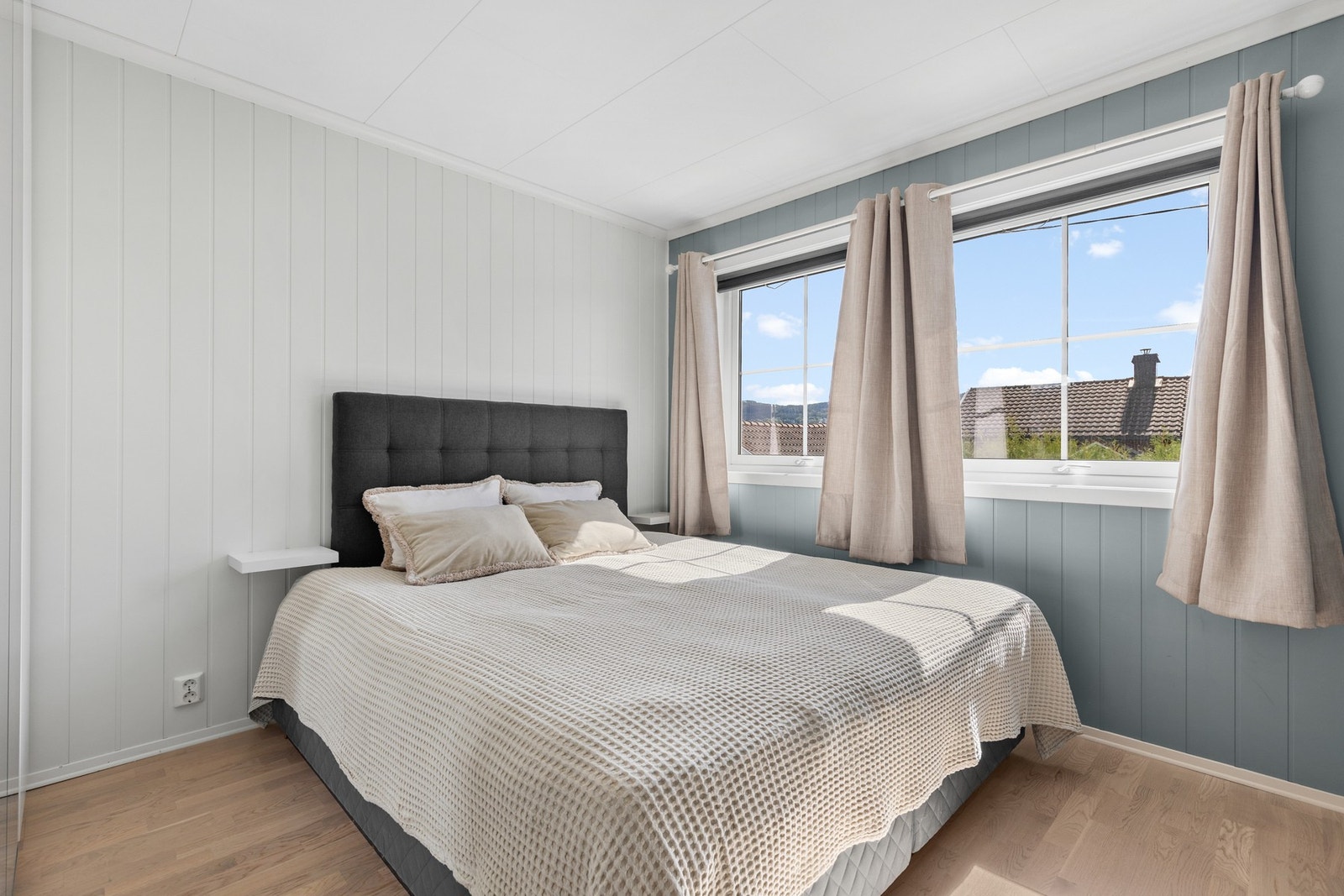 Boligen har totalt tre soverom, alle beliggende i 2. etasje Galleribilde