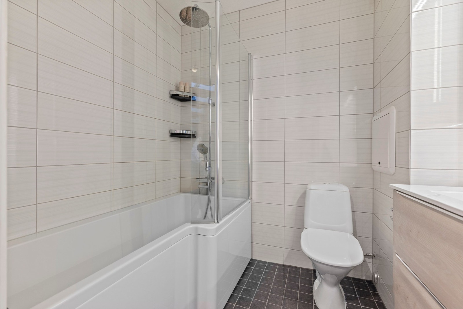 Badekaret er både praktisk for småbarnsfamilier og ideelt for den som ønsker en rolig spa-stund etter en lang dag. Galleribilde