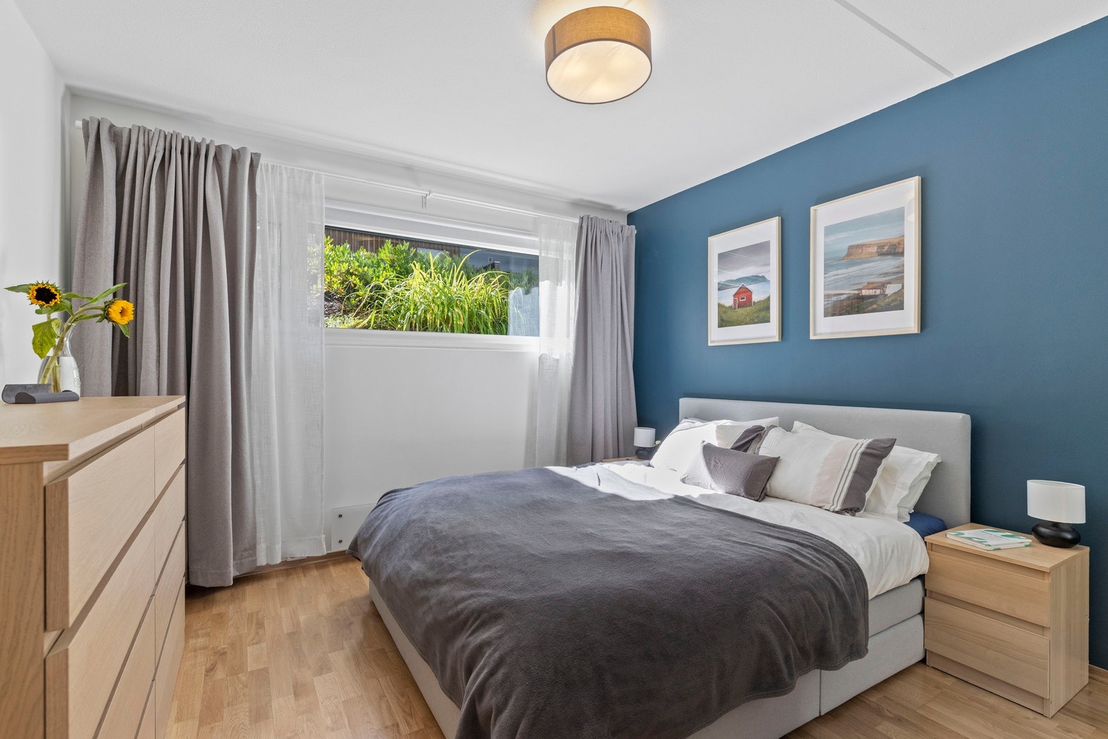 Hovedsoverom i underetasje. Galleribilde