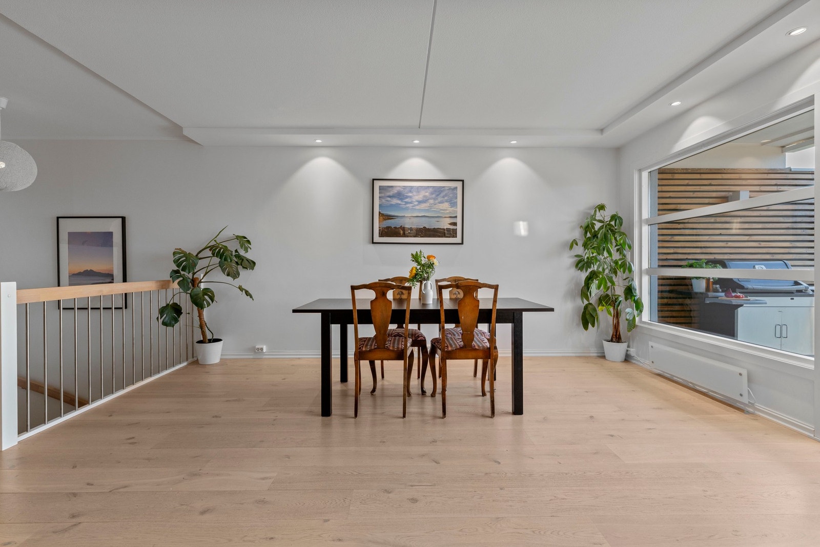 Panelovnene koblet til en smartløsning som gjør det mulig å styre og tilpasse temperaturen gjennom ulike forhåndsinnstilte settinger. Galleribilde