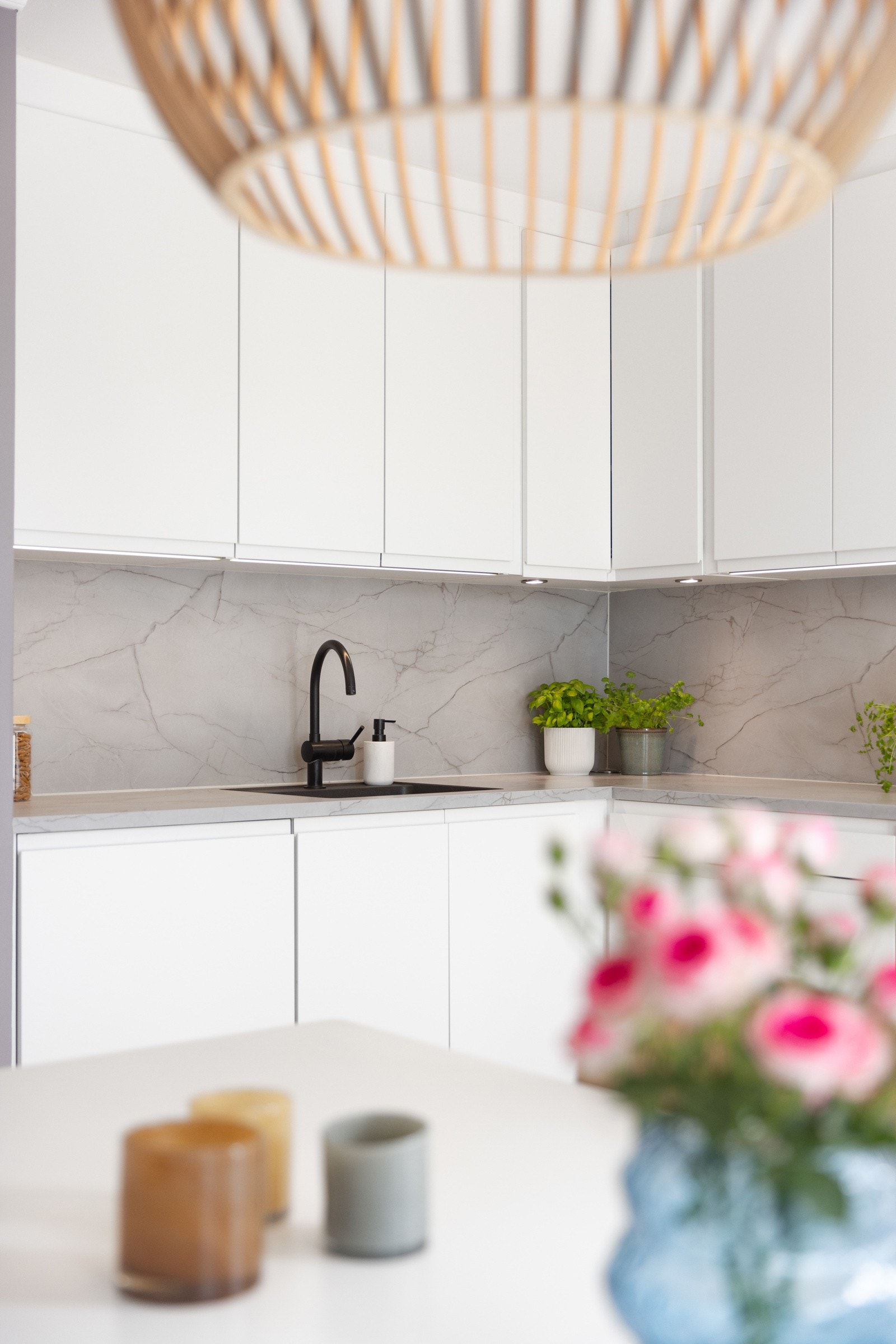 Tilbake til det delikate kjøkkenet. Galleribilde