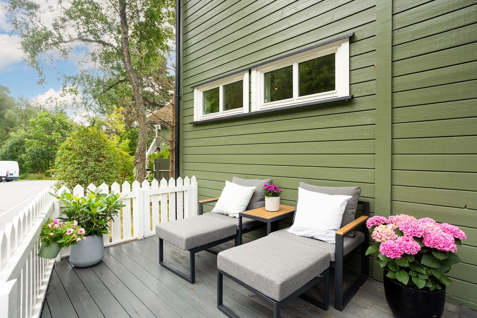 God plass til både spisebord og sittegruppe. Galleribilde