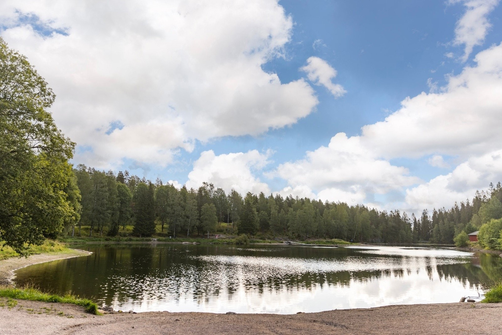 Idylliske Trollvann og Lillomarka ligger like ved. Galleribilde