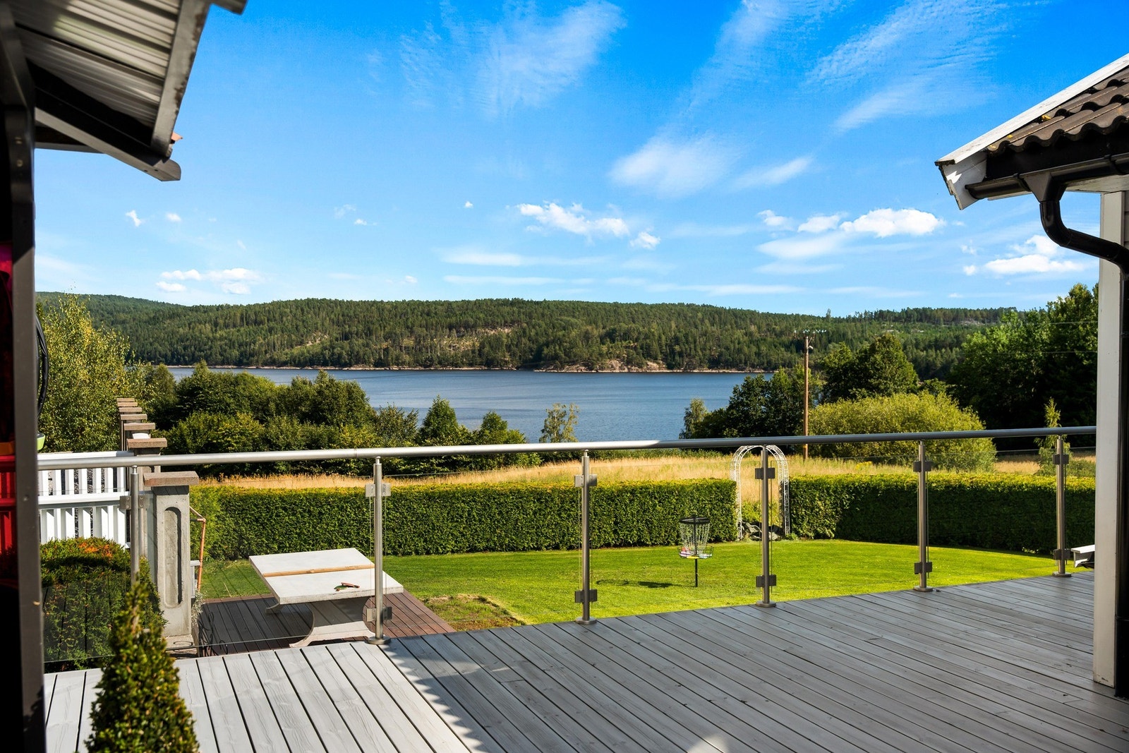 Eiendommen har en nydelig utsikt mot Mingevannet! Galleribilde