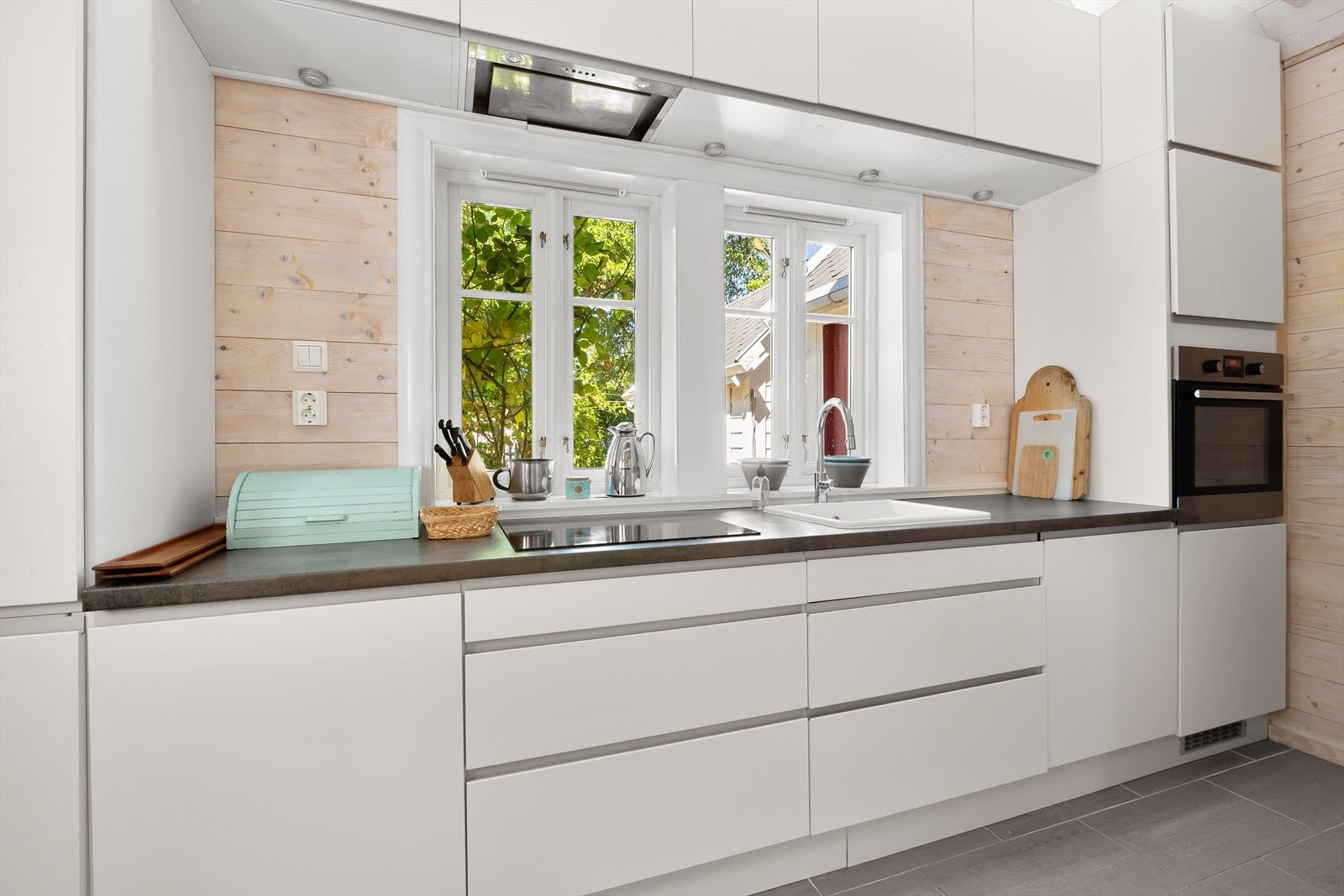 - Et lekkert arbeidskjøkken med gode kvaliteter - Galleribilde